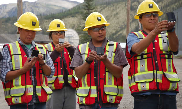 Geological assistants receive training at the Prairie Creek Minee site.