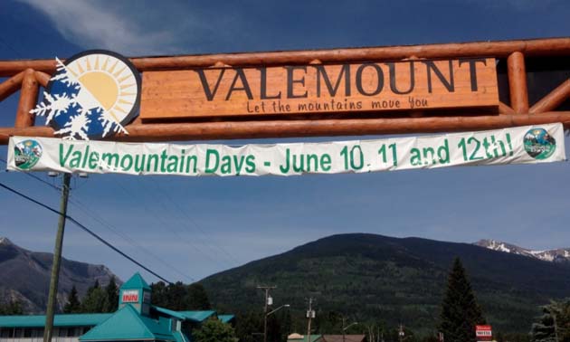 Picture of Valemount sign. 