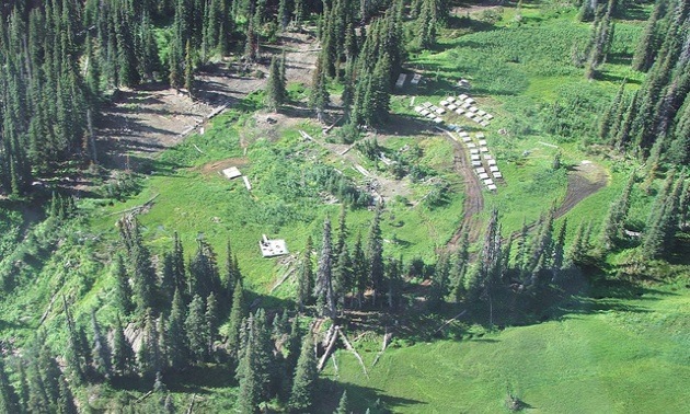 Photo of a mining camp.