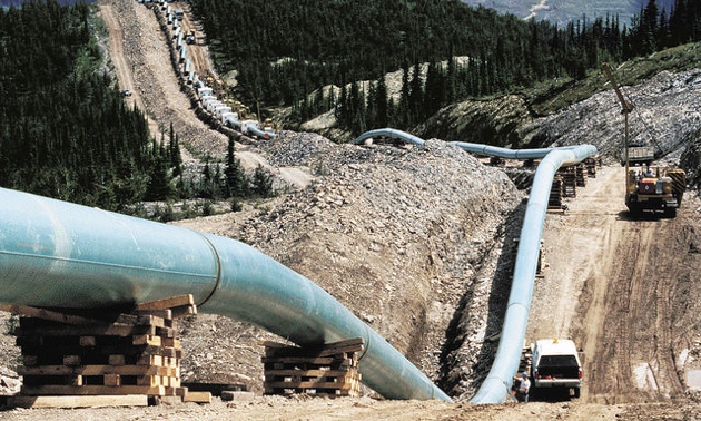 Laying of a pipeline.