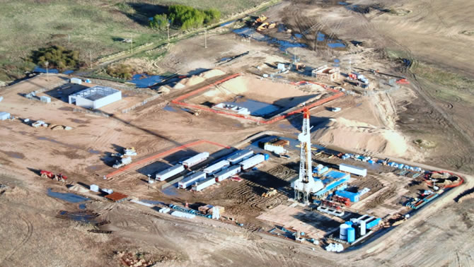 Picture of K+S Legacy construction site with drilling rig in Saskatchewan. 