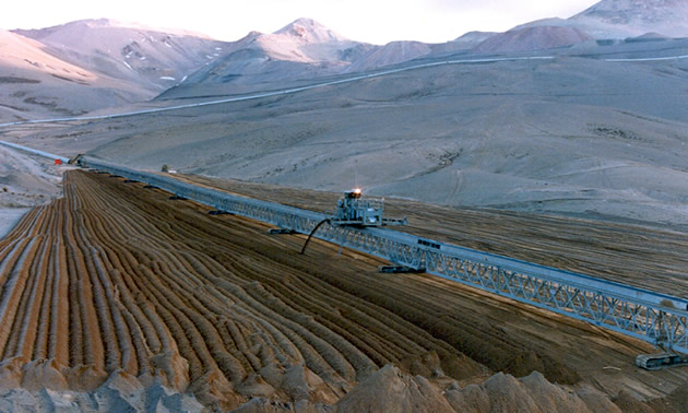 The mobile stacker depositing filtered tailings at the La Coipa mine in Chile.